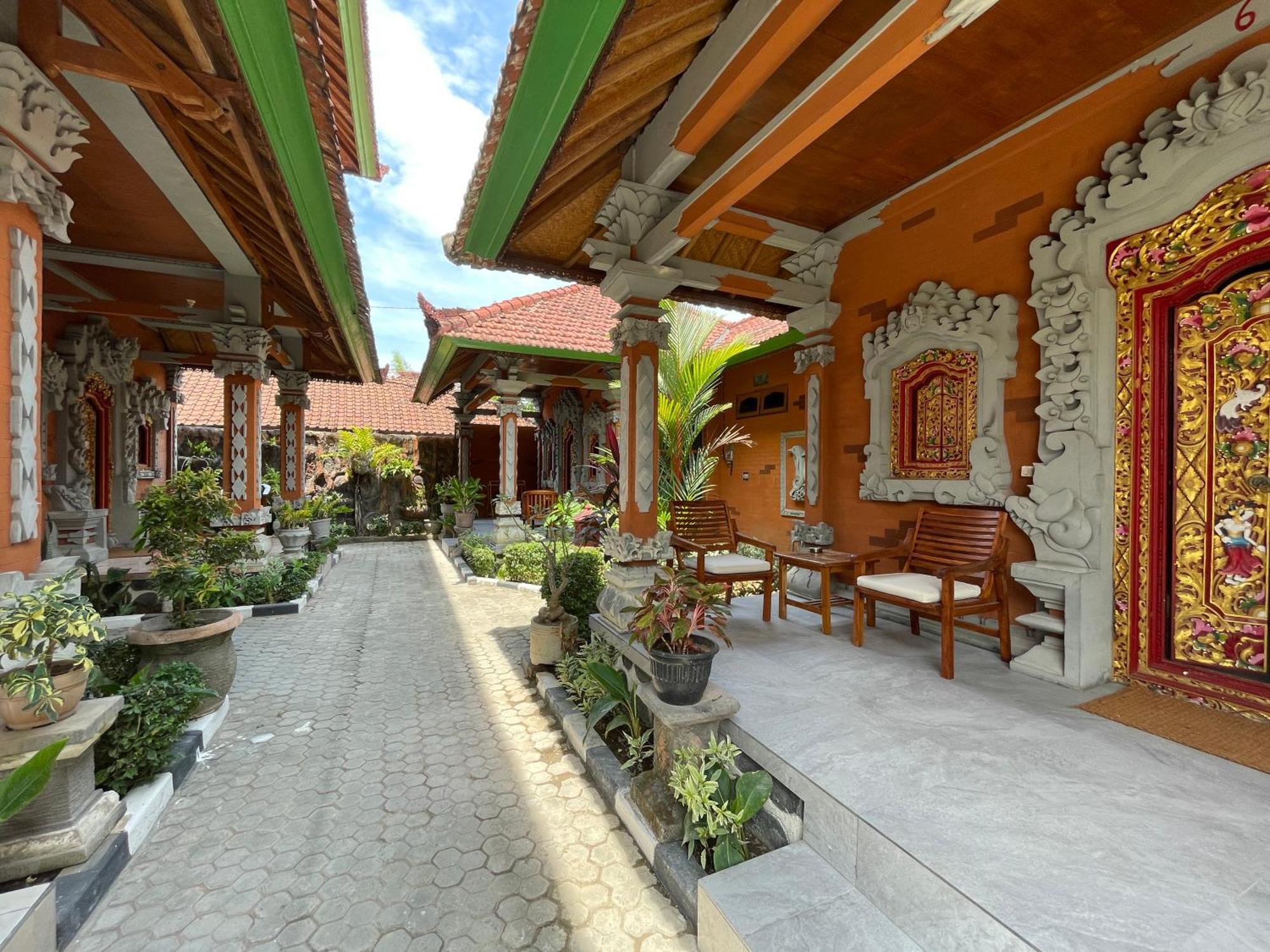 Kubu Elsa Bali Hotel Lovina  Exterior photo
