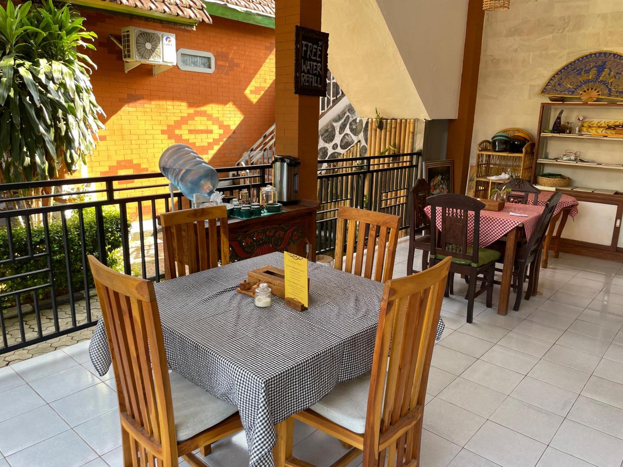 Kubu Elsa Bali Hotel Lovina  Exterior photo